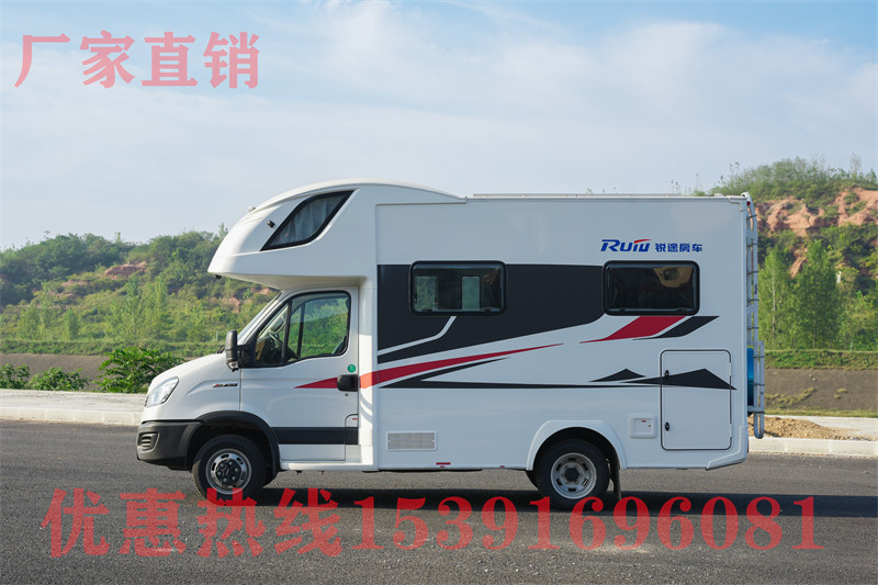 4座b型房車(chē)布局 可住4人/B型房車(chē)還能這樣布局 途酷新世代酷旅版房車(chē)實(shí)拍