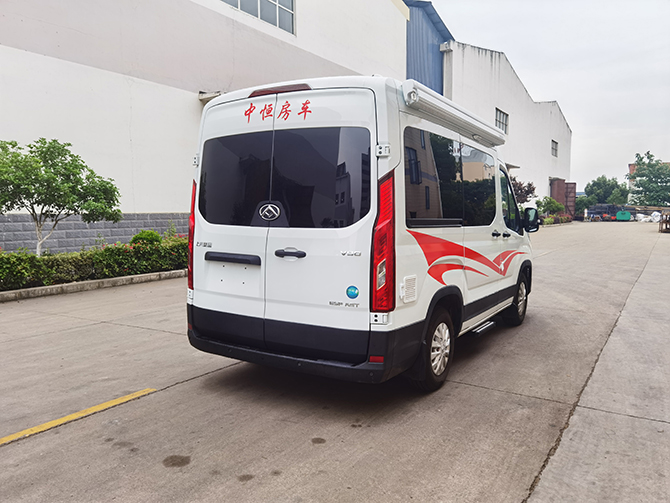上汽大通V90短軸高（中）頂B型房車
